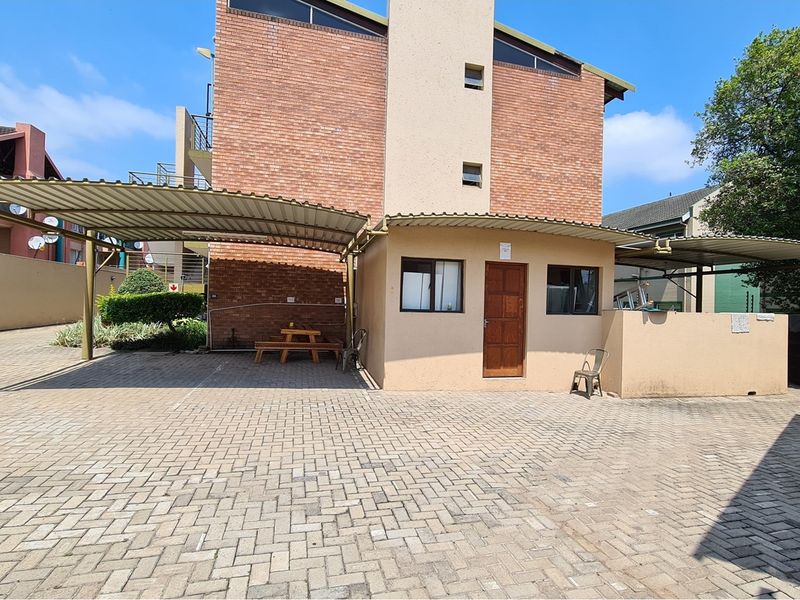 Prime Student Accommodation Apartment Block - No Vat - No Transfer Duty - Photo 10