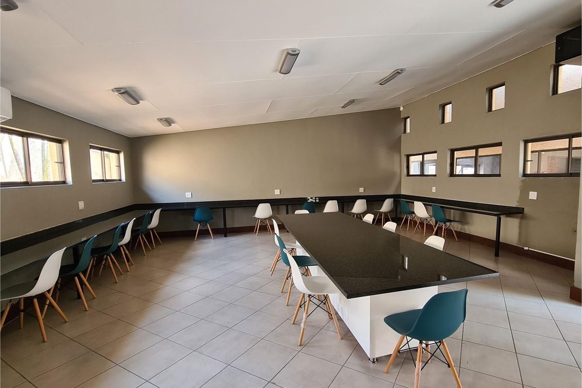 Prime Student Accommodation Apartment Block - No Vat - No Transfer Duty - Photo 3