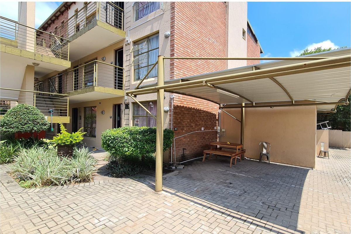 Prime Student Accommodation Apartment Block - No Vat - No Transfer Duty - Photo 2