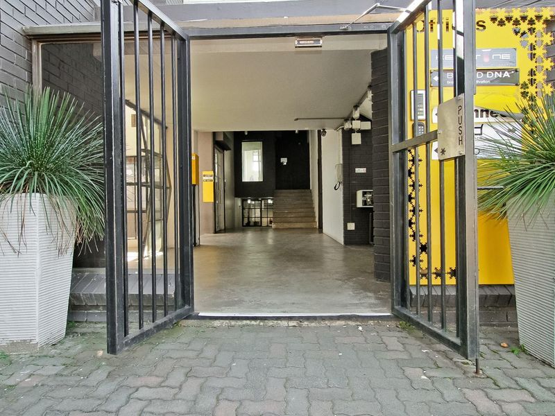 Centrally Located Creative Studio & Offices For A Dynamic Business - Photo 3