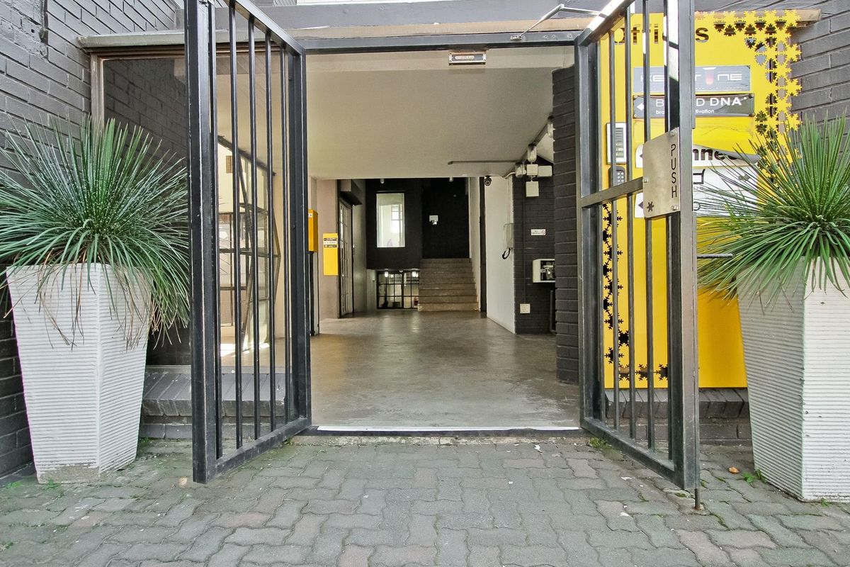 Centrally Located Creative Studio & Offices For A Dynamic Business - Photo 3