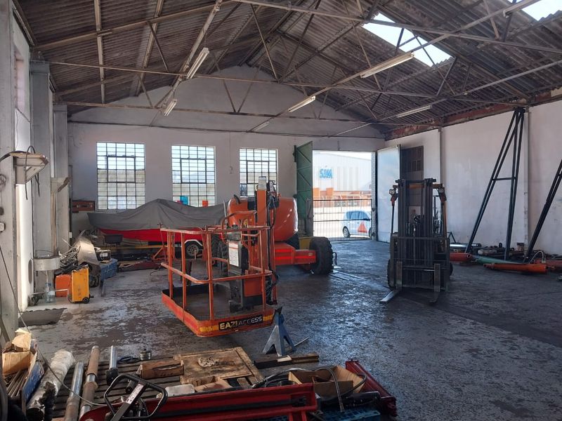 Warehouse to let with high visibility - Photo 7