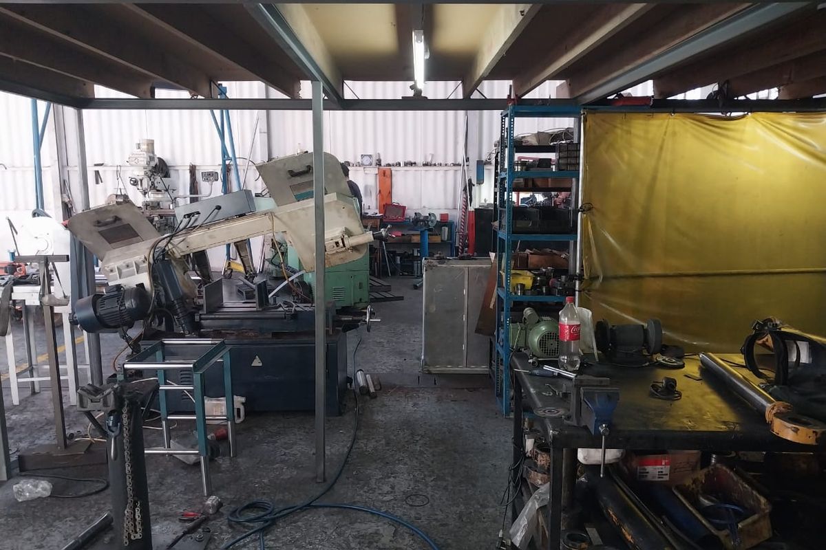 Warehouse to let with high visibility - Photo 5
