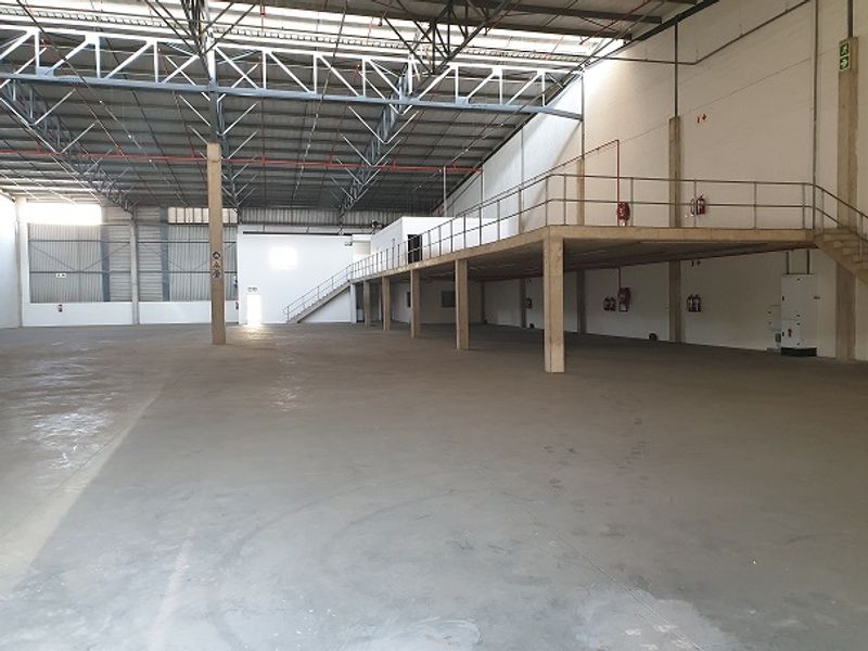 Warehouse to let. - Photo 6