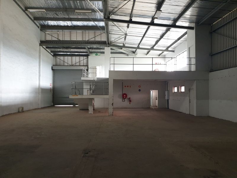 Warehouse to let. - Photo 3