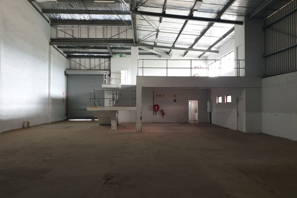 Warehouse to let. - Photo 3