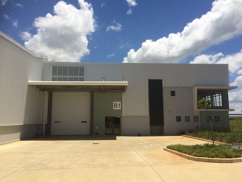 Warehouse to let. - Photo 8