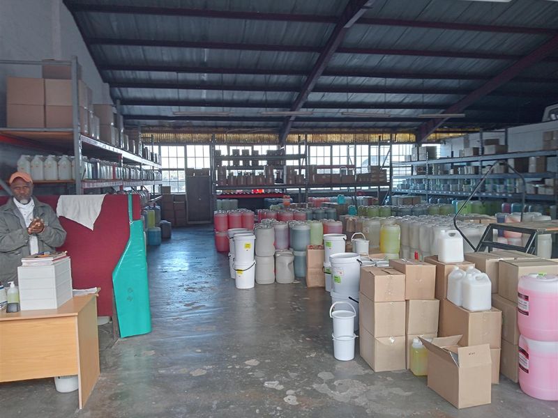 Fantastic facility to let suitable for all business types. - Photo 10