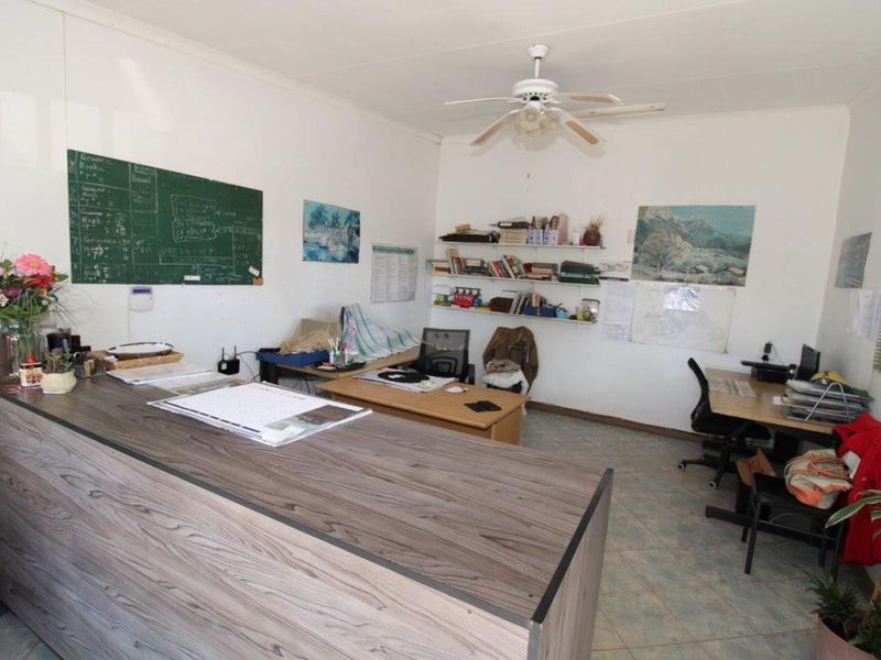 Bela-Bela - Concrete Works factory and business with all molds, equipment, tools and delivery truck - Photo 8