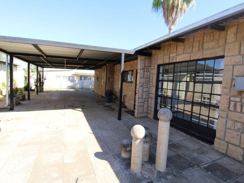 Bela-Bela - Concrete Works factory and business with all molds, equipment, tools and delivery truck - Photo 7