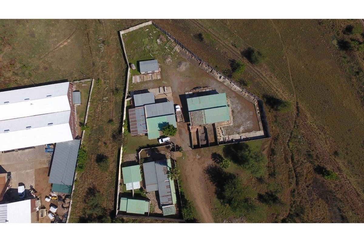 Bela-Bela - Concrete Works factory and business with all molds, equipment, tools and delivery truck - Photo 3