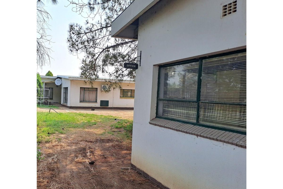 Excellent Industrial Property for a give away price in  Tumahole, Parys with a big house on property - Photo 5