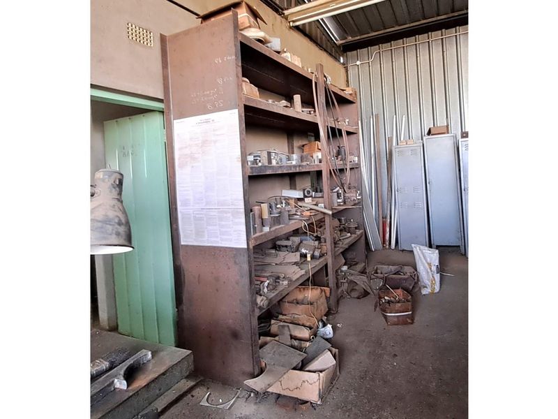 Excellent Industrial Property for a give away price in  Tumahole, Parys with a big house on property - Photo 10