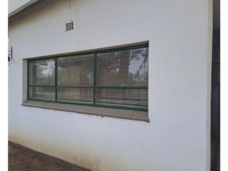 Excellent Industrial Property for a give away price in  Tumahole, Parys with a big house on property - Photo 6
