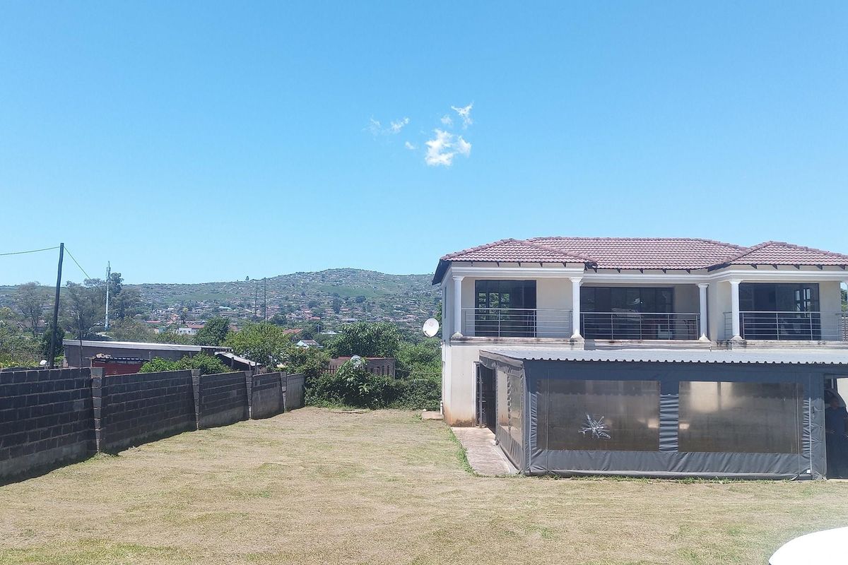 MAps Lounge in Harewood up for Sale - Photo 2