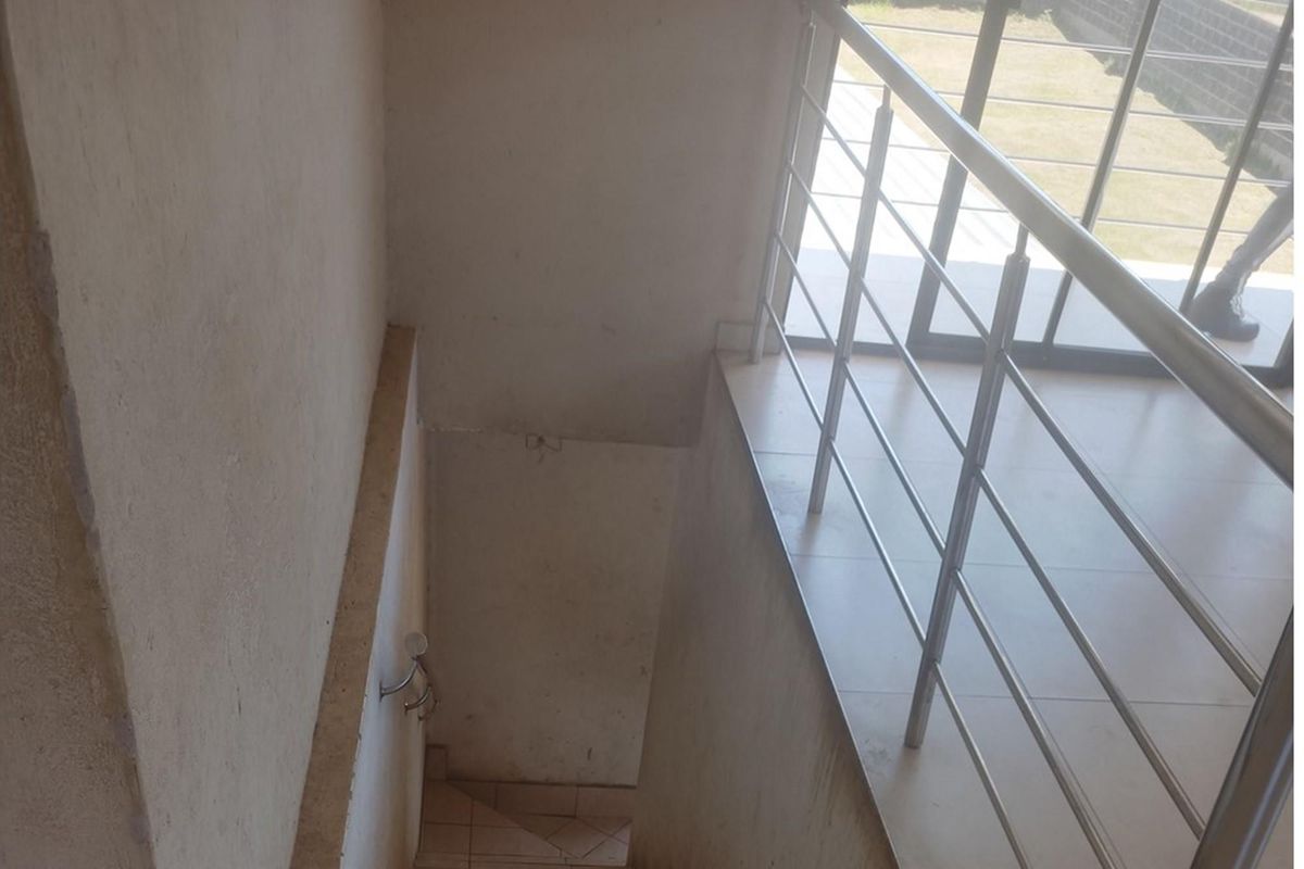 MAps Lounge in Harewood up for Sale - Photo 5