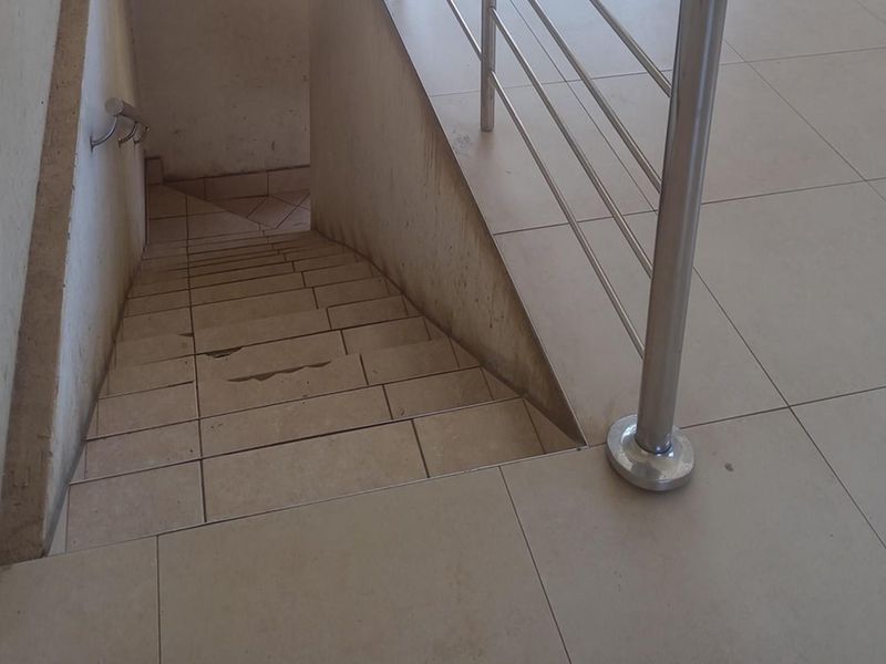 MAps Lounge in Harewood up for Sale - Photo 6