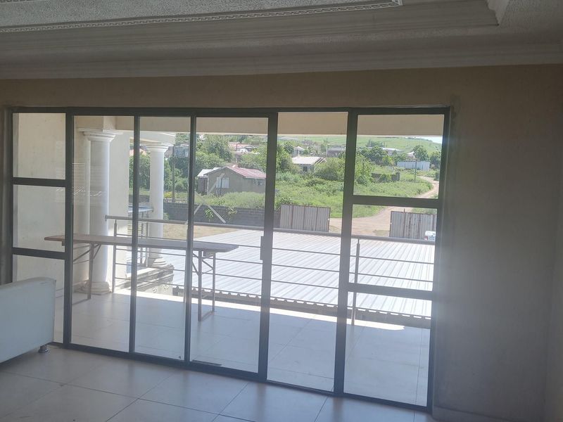 MAps Lounge in Harewood up for Sale - Photo 7