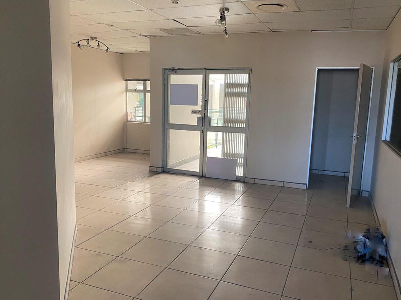 Office For Sale In The Hub Of Richards Bay Central, Kwa-Zulu Natal - Photo 2