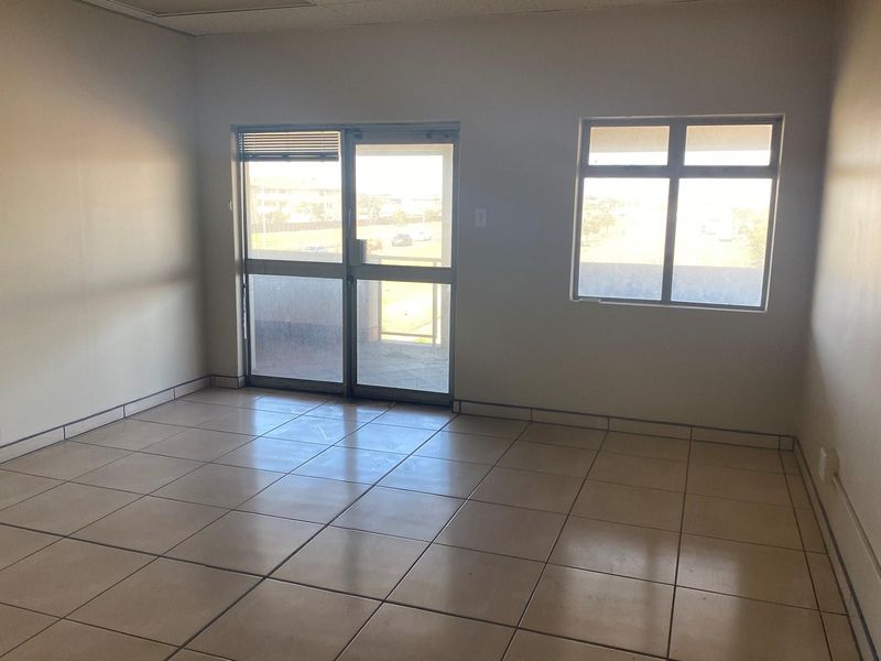 Office For Sale In The Hub Of Richards Bay Central, Kwa-Zulu Natal - Photo 9