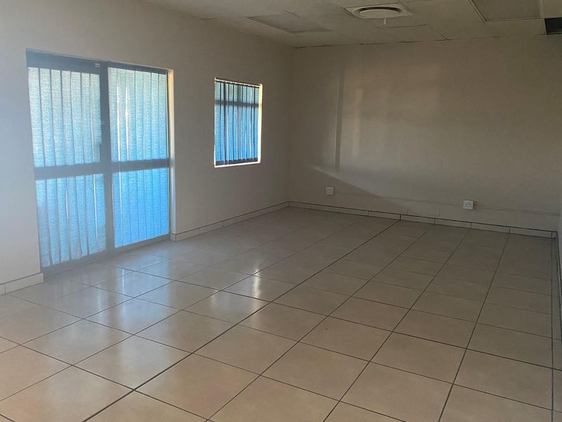 Office For Sale In The Hub Of Richards Bay Central, Kwa-Zulu Natal - Photo 8