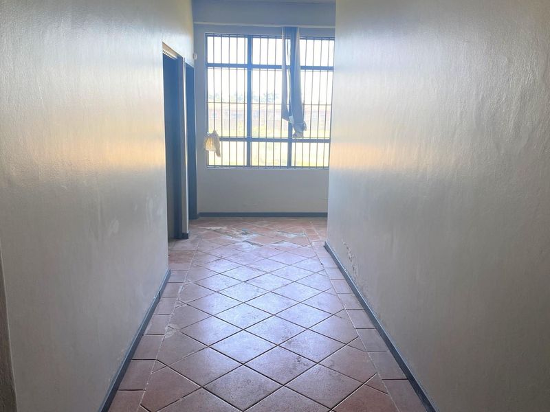 Prime Office Or Retail Space For Sale - Photo 9