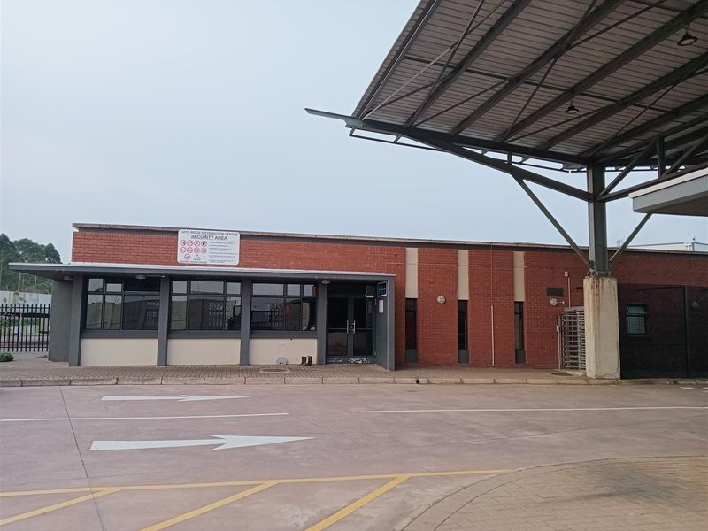 Incredible logistics facility to let on N3 Durban-Gauteng corridor. - Photo 9