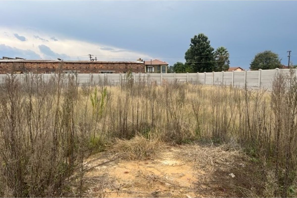 Commercial vacant stand fully walled - Photo 3