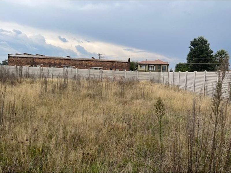 Commercial vacant stand fully walled - Photo 5