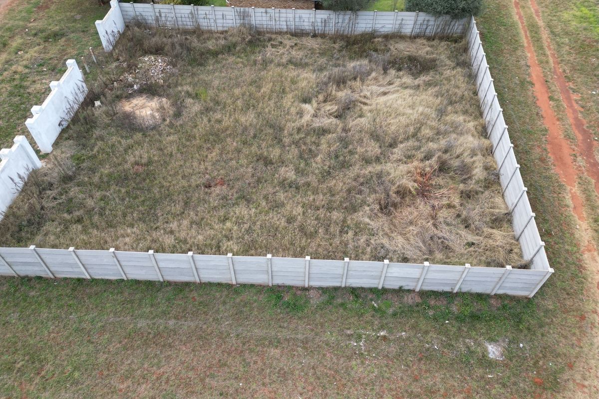 Commercial vacant stand fully walled - Photo 2