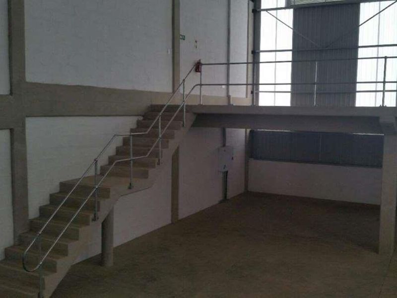 Pristine warehouse to let in prime Cornubia Park with link truck container access. - Photo 4