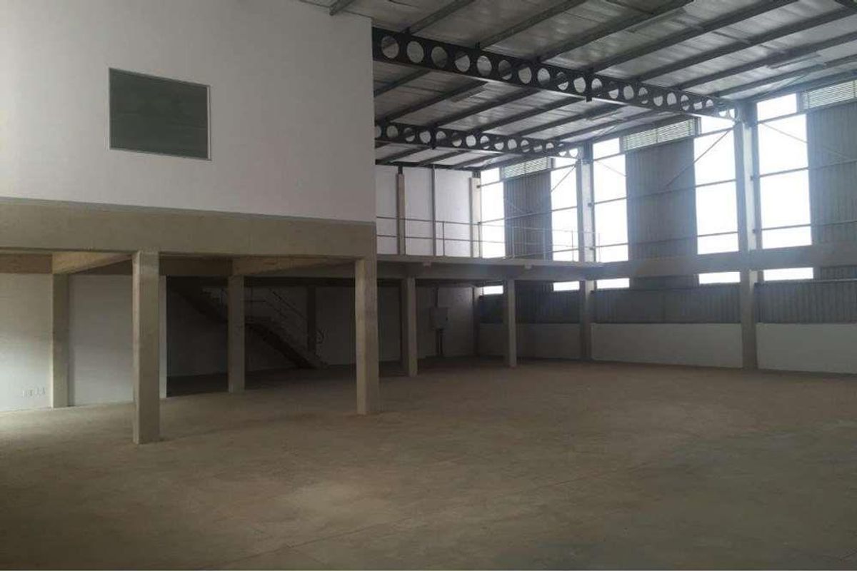 Pristine warehouse to let in prime Cornubia Park with link truck container access. - Photo 2