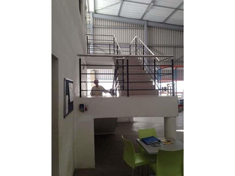 636m2 Warehouse To Let in Riverhorse Valley - Photo 6