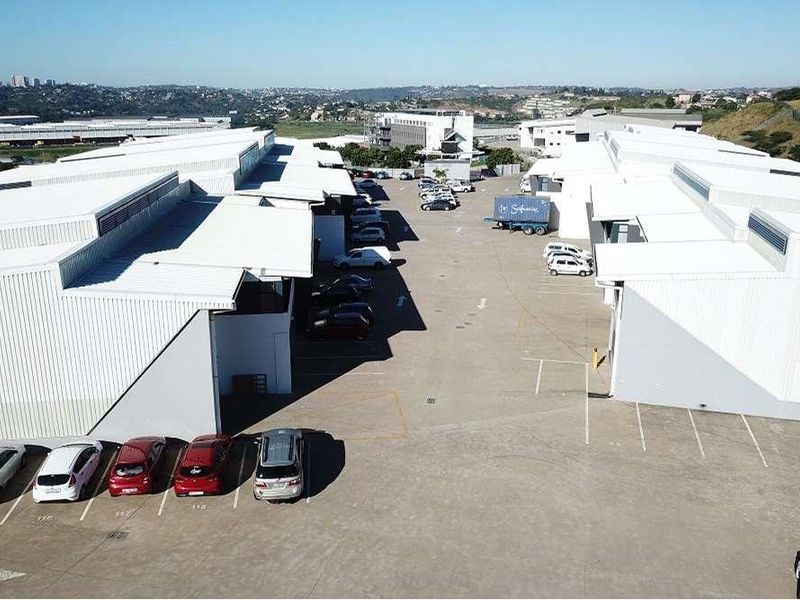 636m2 Warehouse To Let in Riverhorse Valley - Photo 3