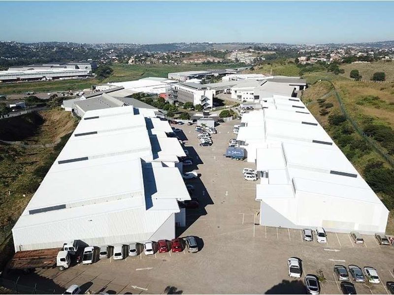 636m2 Warehouse To Let in Riverhorse Valley - Photo 2