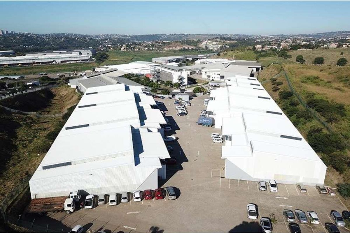 636m2 Warehouse To Let in Riverhorse Valley - Photo 2