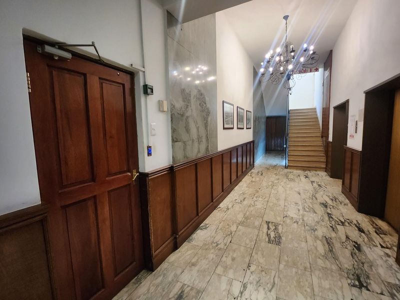 Unlock the Door to Urban Excellence: Your Luxury in the City Awaits - Photo 9