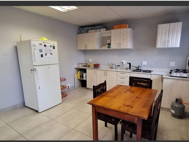 CHASEDENE FLAT PMB FOR A FAMILY - Photo 10