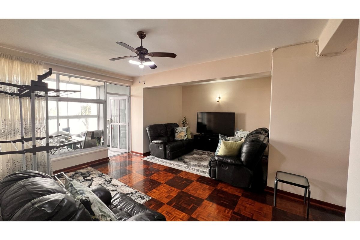 "Spacious 3-Bedroom Apartment in Durban Central" - Photo 2