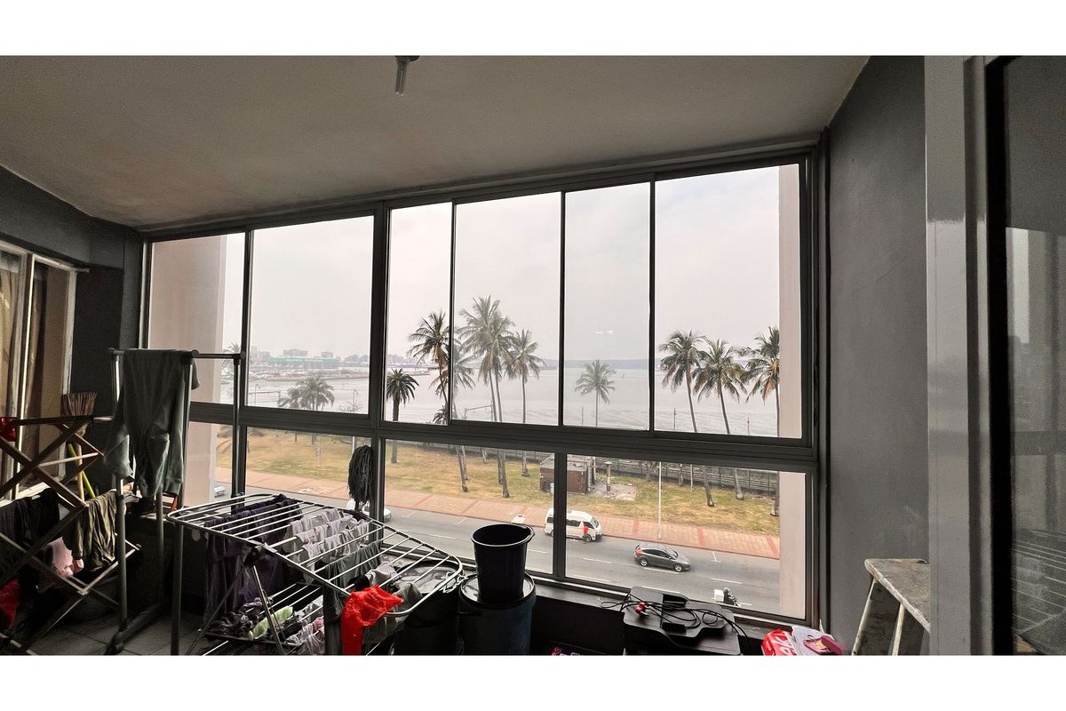 "Spacious 3-Bedroom Apartment in Durban Central" - Photo 5