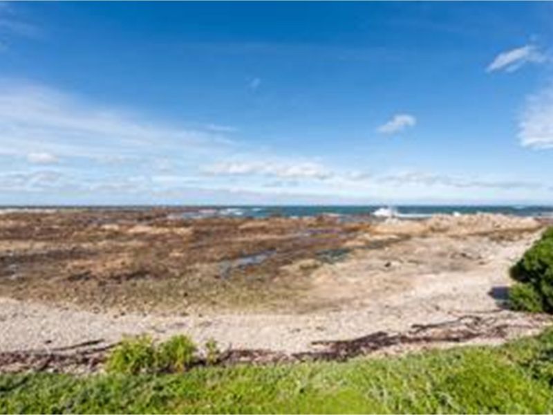 845 sqm plot in Franskraal in Gansbaai incl approved building plan ... - Photo 2