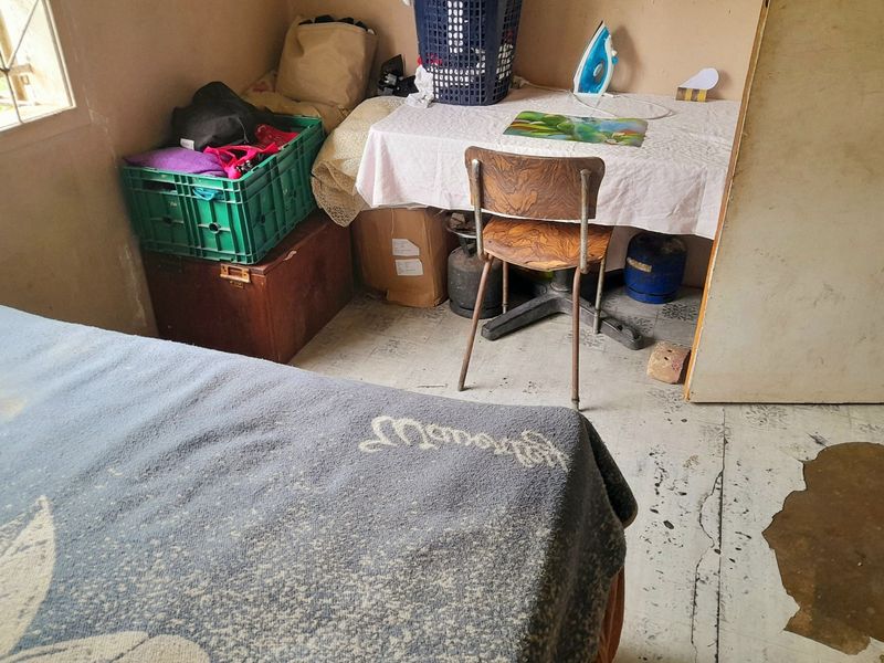 Charming Three-Bedroom Cottage in Trenance Park, Verulam. Road level, stepless with huge yard, - Photo 8