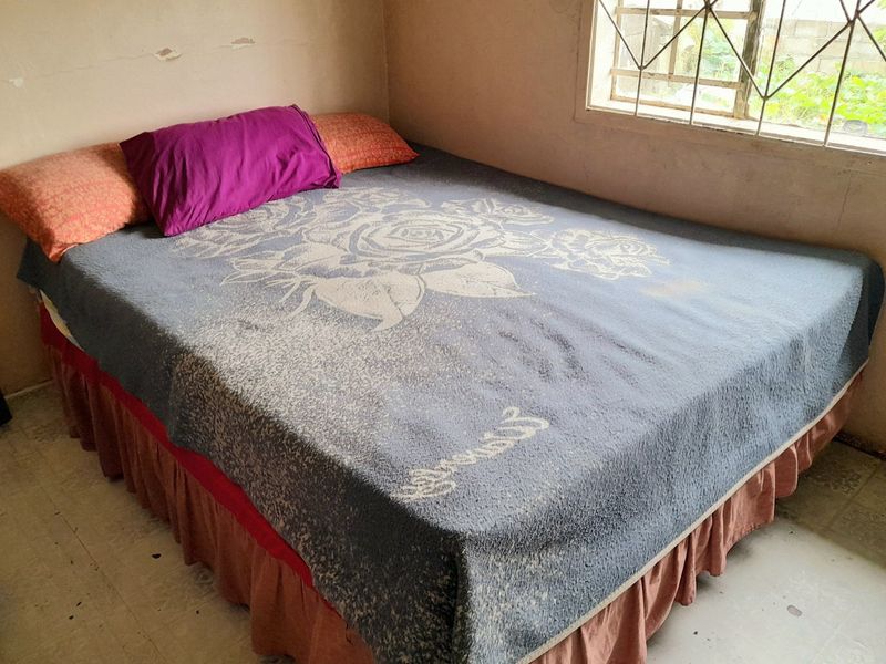 Charming Three-Bedroom Cottage in Trenance Park, Verulam. Road level, stepless with huge yard, - Photo 4