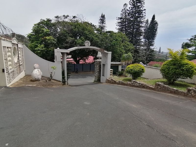 Margate. Sectional Title with Four Big Units - Photo 4