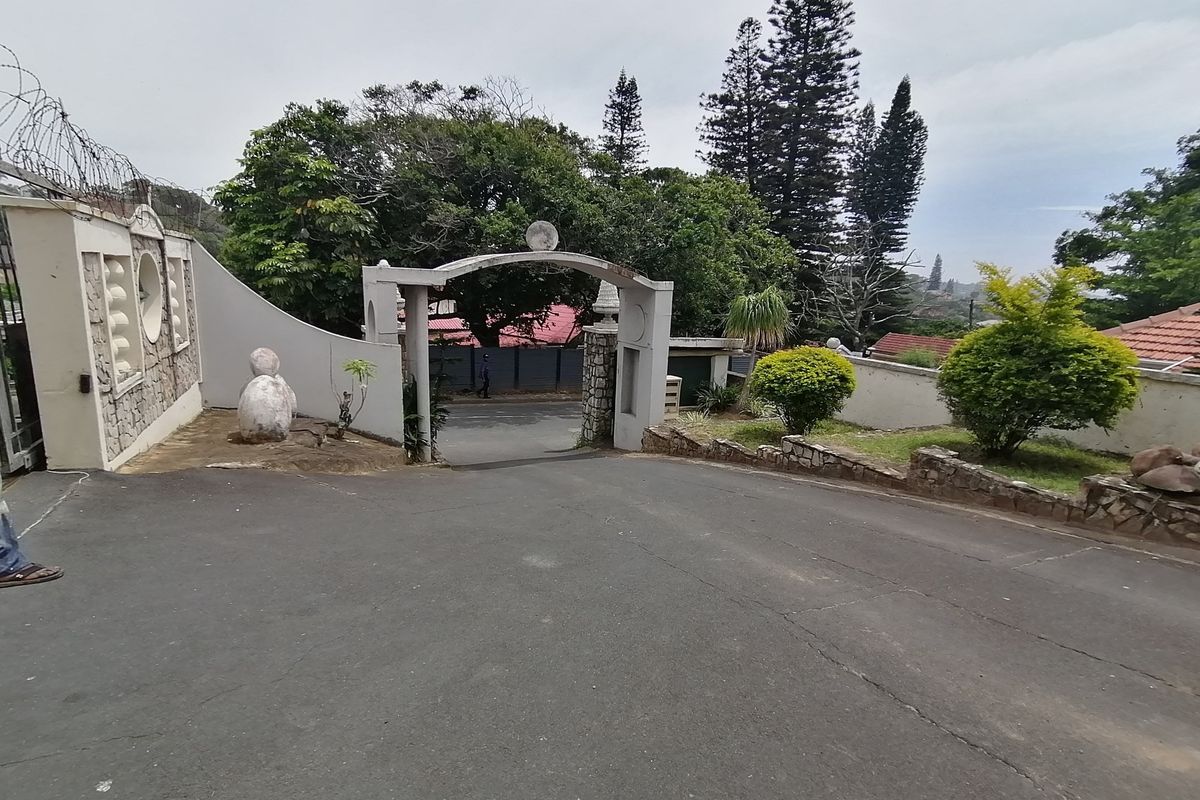 Margate. Sectional Title with Four Big Units - Photo 4