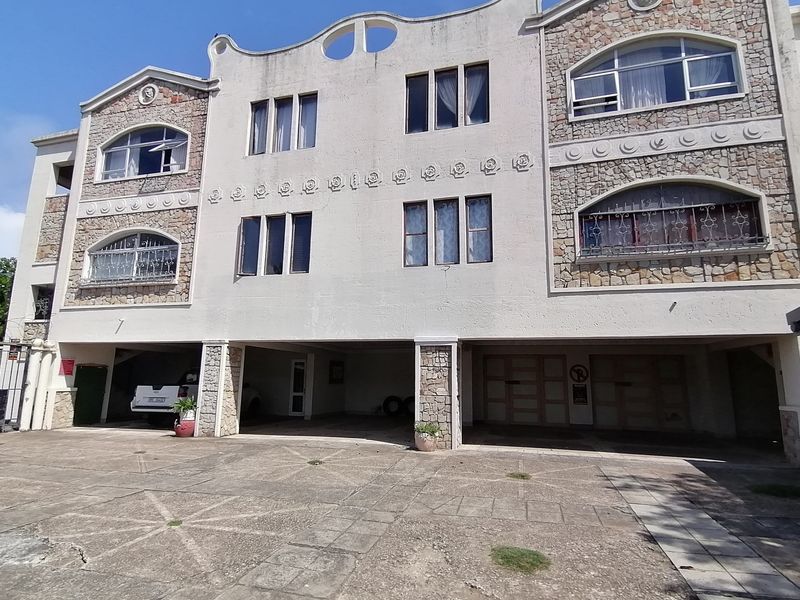 Margate. Calling All Investors, Sectional Title Building With Four Large Units - Photo 5