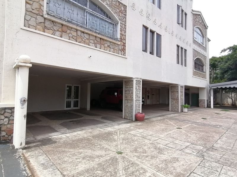 Margate. Calling All Investors, Sectional Title Building With Four Large Units - Photo 2