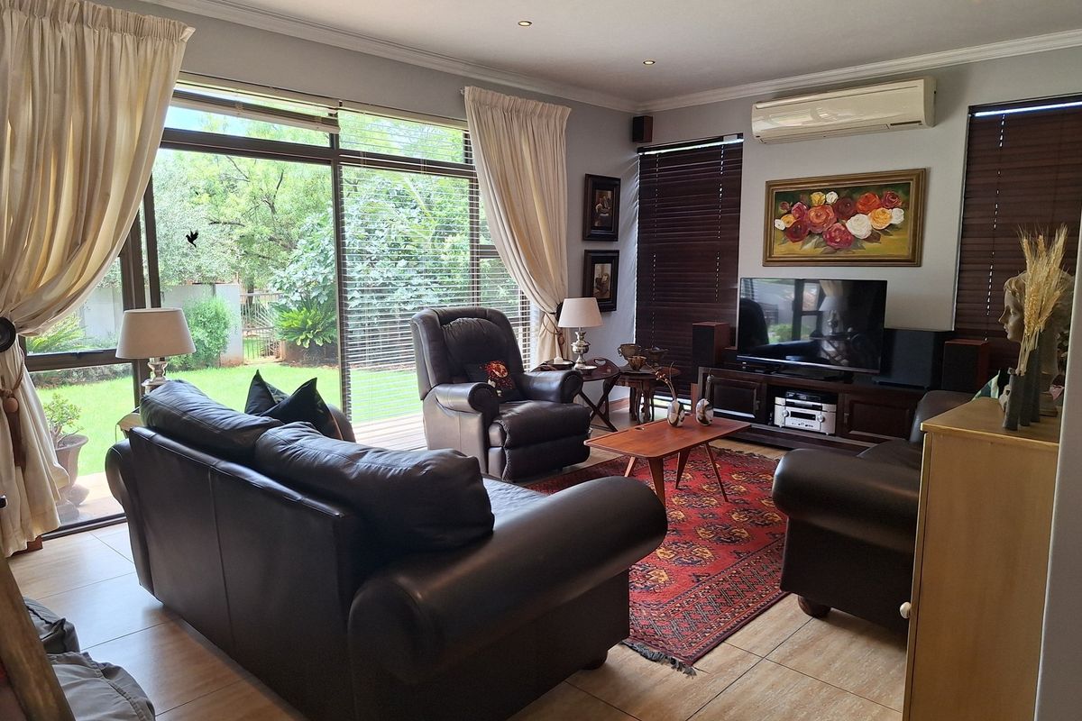 Step into perfection: Your immaculate, ready-to-move in dream home awaits - Photo 2