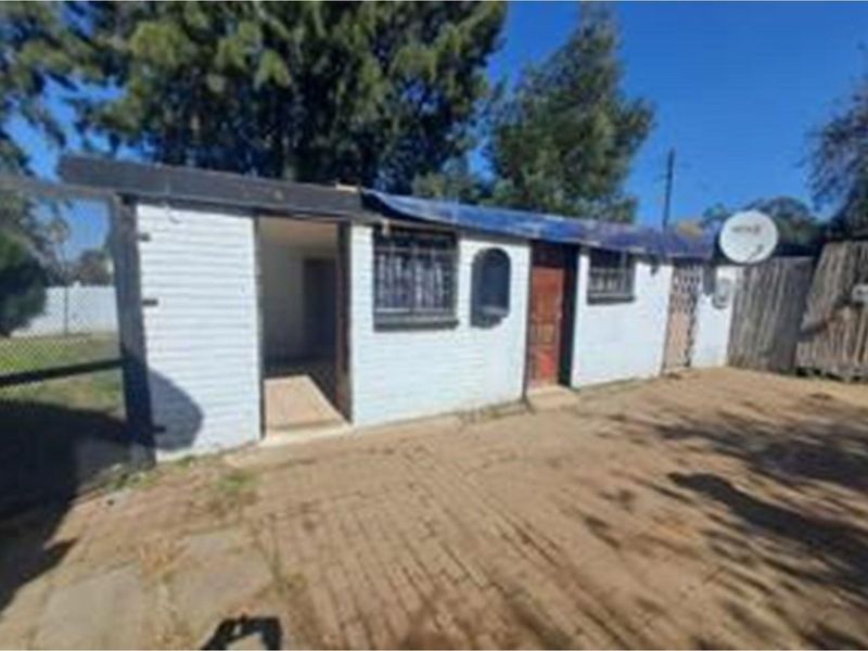 House For Sale in Deneysville - Photo 4