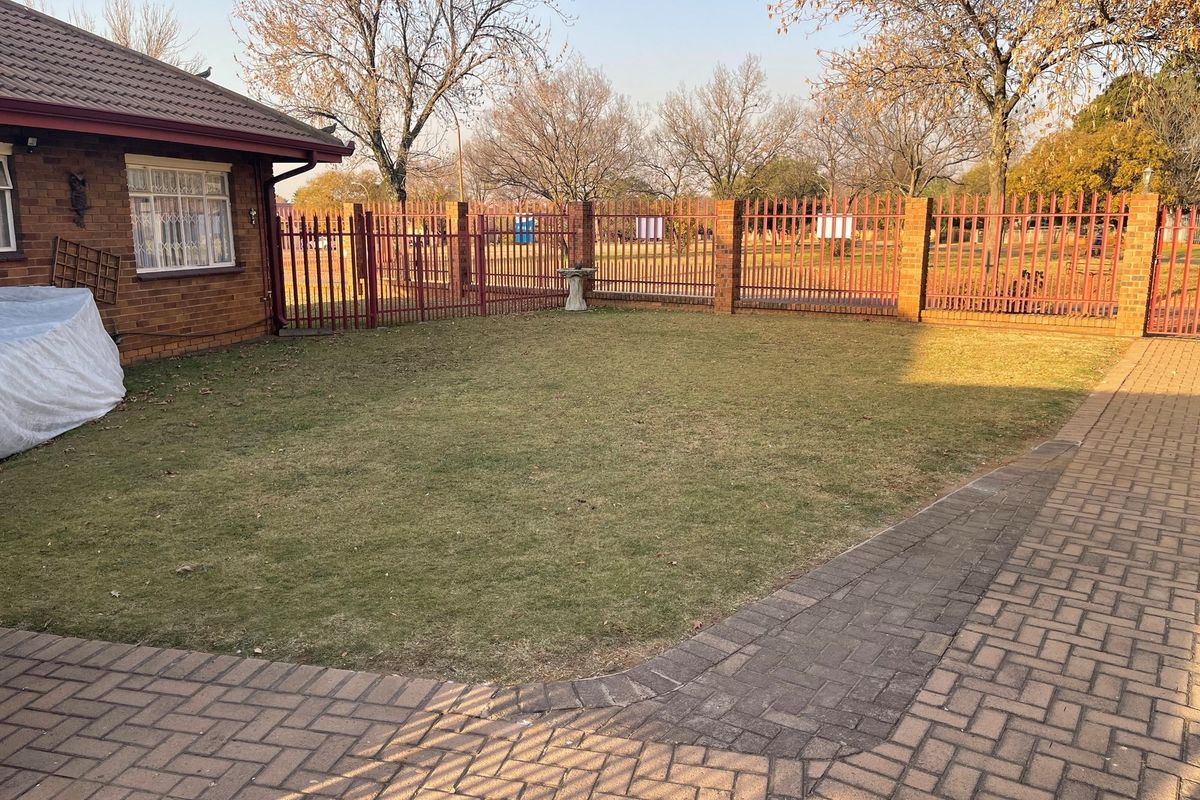 Located in a Good Area!!! - Photo 3